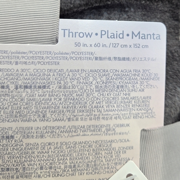 Disney Mickey and Friends 100 Anniversary Throw Blanket - Picture 5 of 7